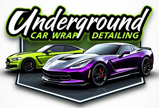 Logotyp "Underground Car Wrap Detailing" przedstawiający dwa sportowe samochody – zielony i fioletowy – na tle tarczy. Napis jest stylizowany, w kolorze białym i zielonym z neonowym blaskiem.